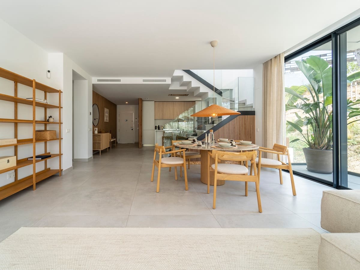 3 soverom Penthouse til salgs i Cabopino med svømmebasseng garasje - € 1 595 000 (Ref: 9957952)