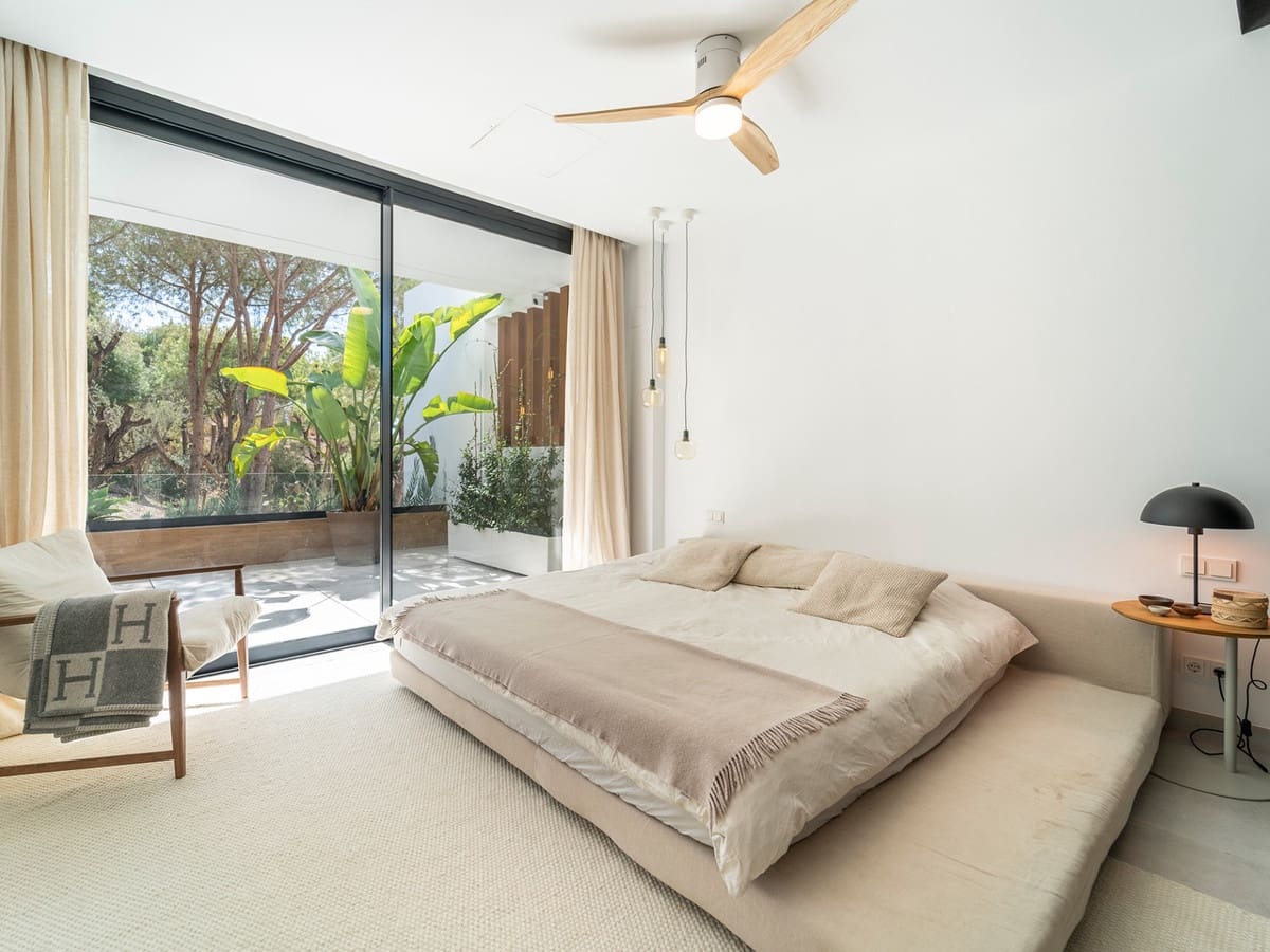 3 soverom Penthouse til salgs i Cabopino med svømmebasseng garasje - € 1 595 000 (Ref: 9957952)
