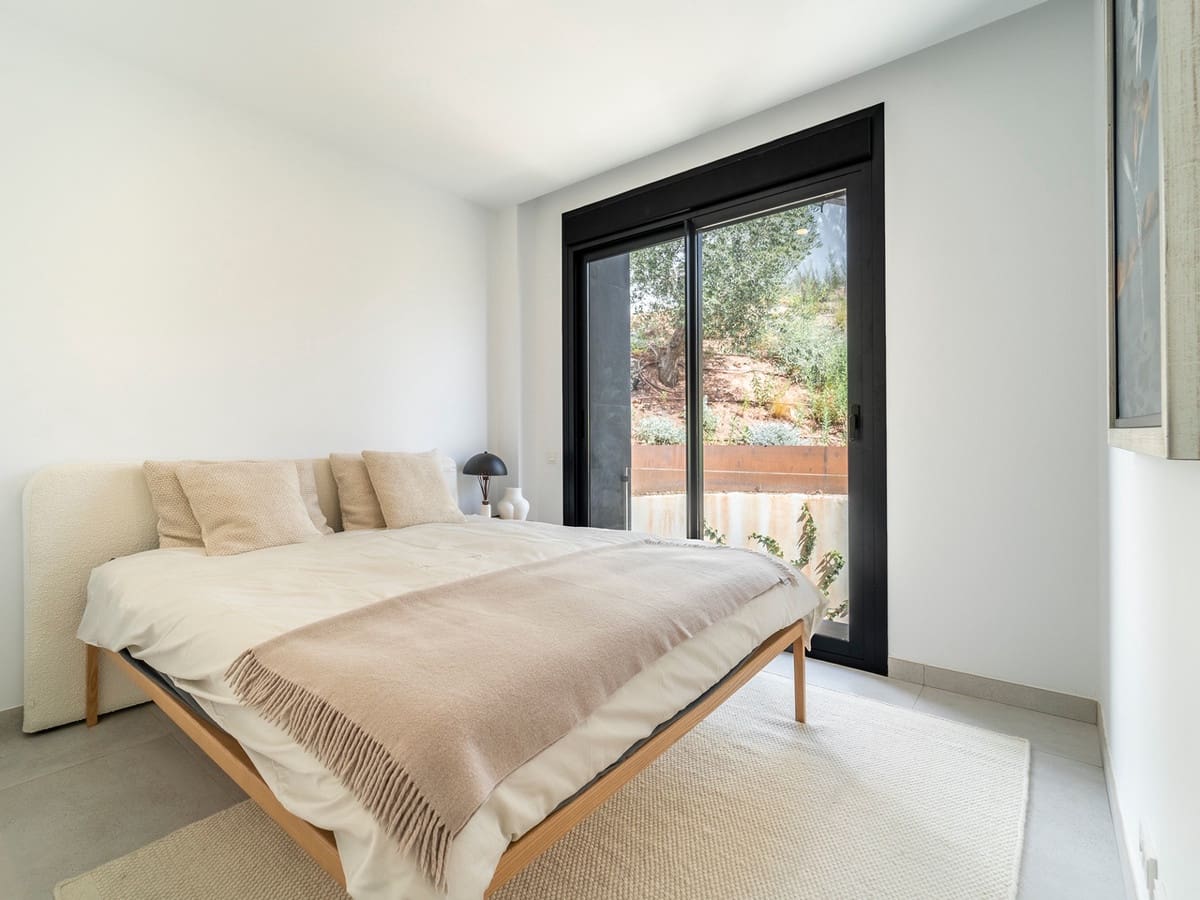 3 soverom Penthouse til salgs i Cabopino med svømmebasseng garasje - € 1 595 000 (Ref: 9957952)