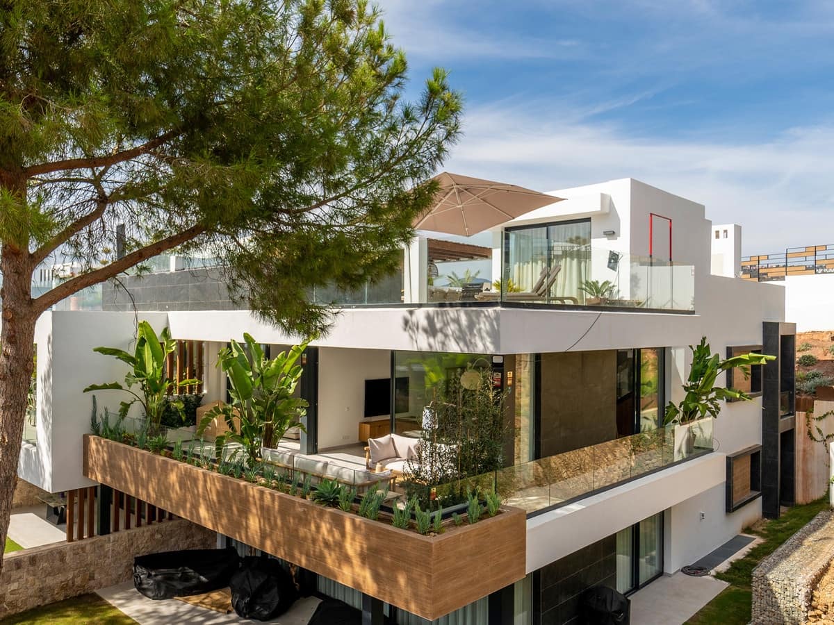 3 soverom Penthouse til salgs i Cabopino med svømmebasseng garasje - € 1 595 000 (Ref: 9957952)