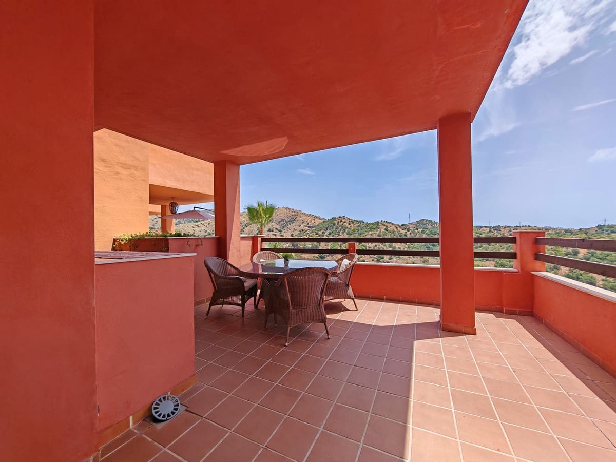 Apartamento de 2 habitaciones en La Reserva en venta con piscina garaje - 320.000 € (Ref: 9973305)
