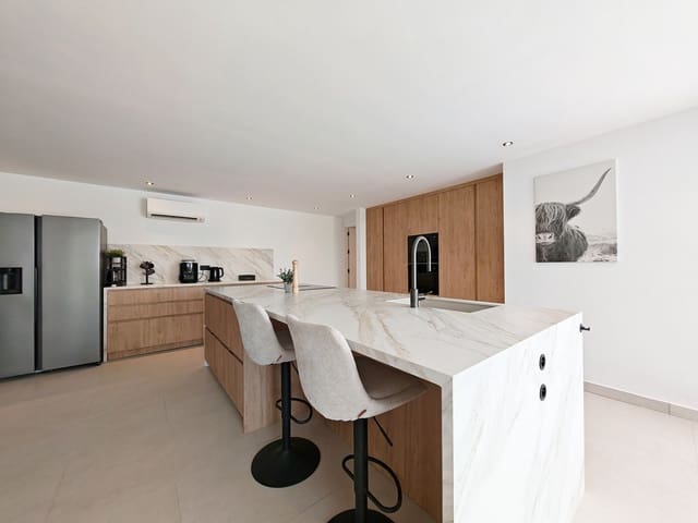 8 slaapkamer Villa te koop in Elviria, Marbella met zwembad garage - € 2.450.000 (Ref: 9977303)