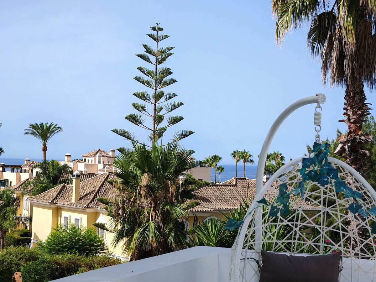 8 bedroom Villa for sale in Elviria with pool garage - € 2,450,000 (Ref: 9977303)
