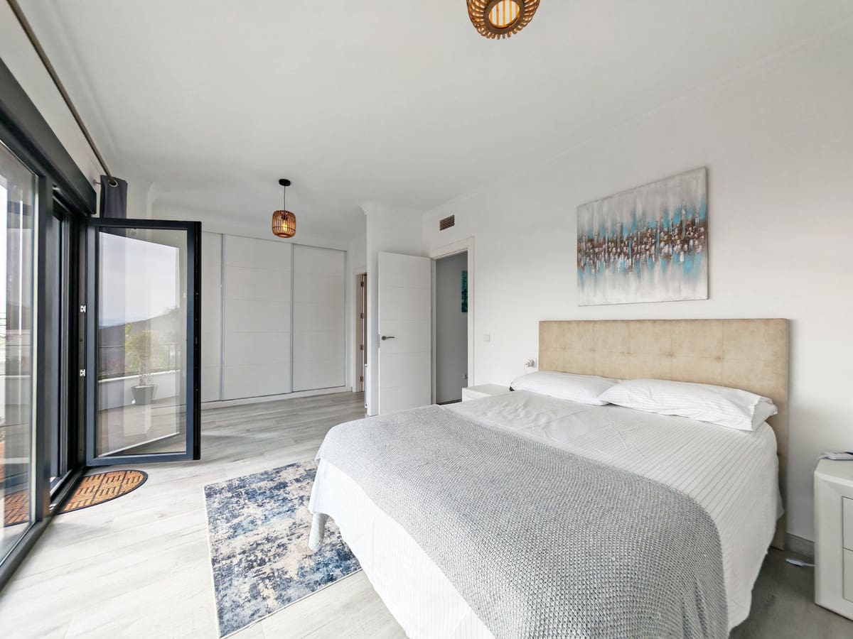 3 chambre Maison de Ville à vendre à Elviria avec piscine garage - 625 000 € (Ref: 9979791)