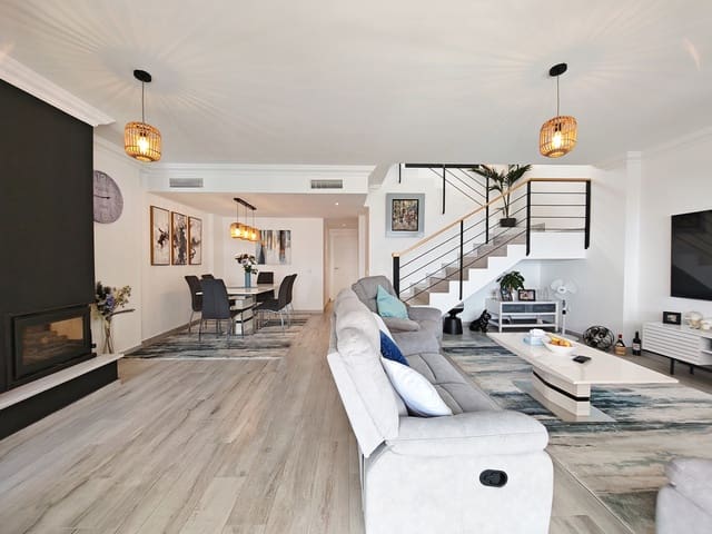 3 soverom Hus til salgs i Elviria, Marbella med svømmebasseng garasje - € 625 000 (Ref: 9979791)