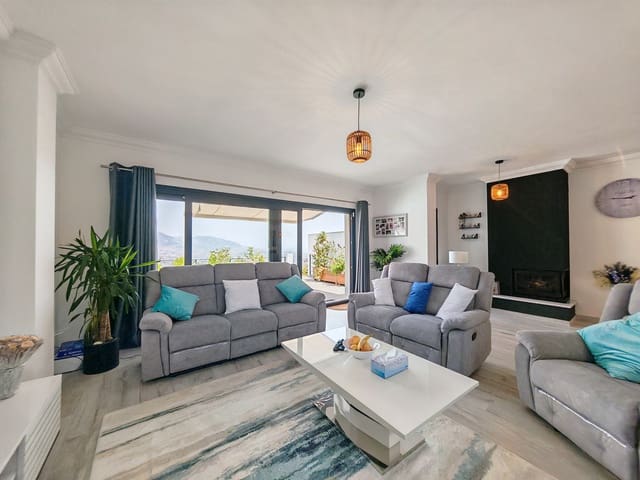 3 soverom Hus til salgs i Elviria, Marbella med svømmebasseng garasje - € 625 000 (Ref: 9979791)