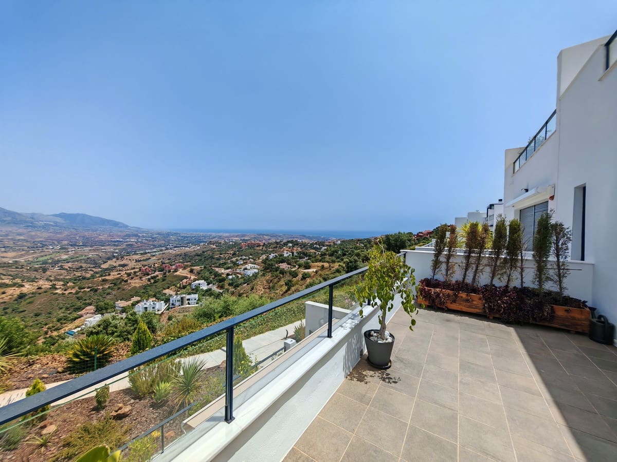 3 chambre Maison de Ville à vendre à Elviria avec piscine garage - 625 000 € (Ref: 9979791)