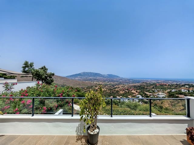 3 soverom Hus til salgs i Elviria, Marbella med svømmebasseng garasje - € 625 000 (Ref: 9979791)