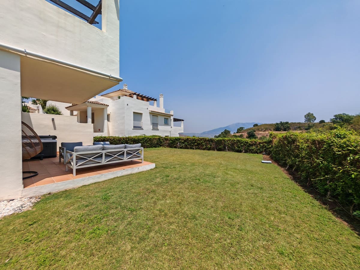 2 slaapkamer Appartement te koop in La Mairena met zwembad garage - € 460.000 (Ref: 9998801)