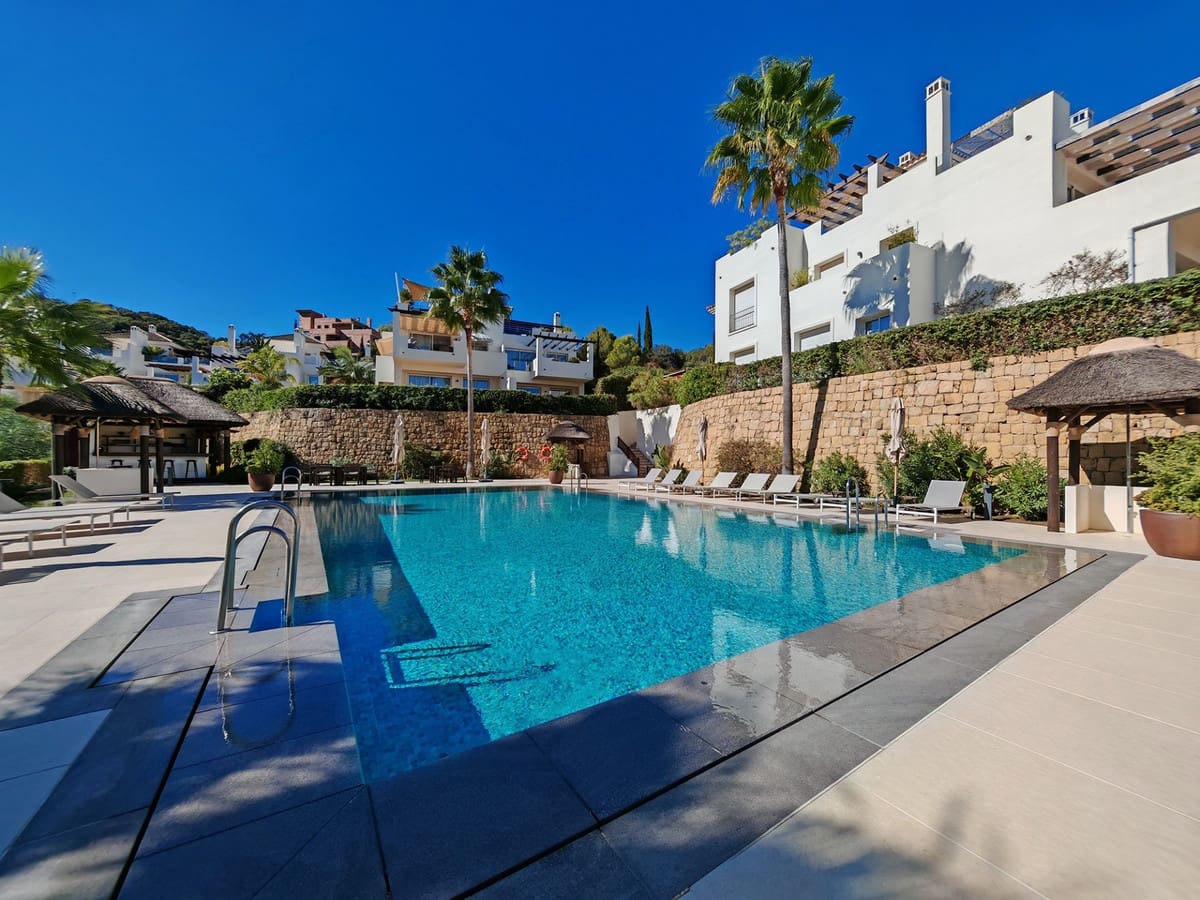 2 bedroom Apartment for sale in La Mairena with pool garage - € 460,000 (Ref: 9998801)
