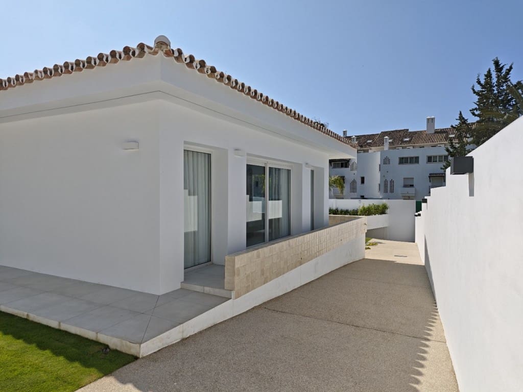 4 quarto Moradia para venda em Marbella com piscina garagem - 2 741 500 € (Ref: 7935361)