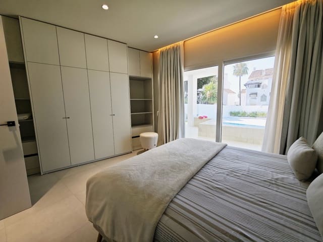 4 quarto Moradia para venda em Marbella com piscina garagem - 2 741 500 € (Ref: 7935361)