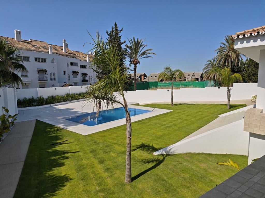 4 quarto Moradia para venda em Marbella com piscina garagem - 2 741 500 € (Ref: 7935361)
