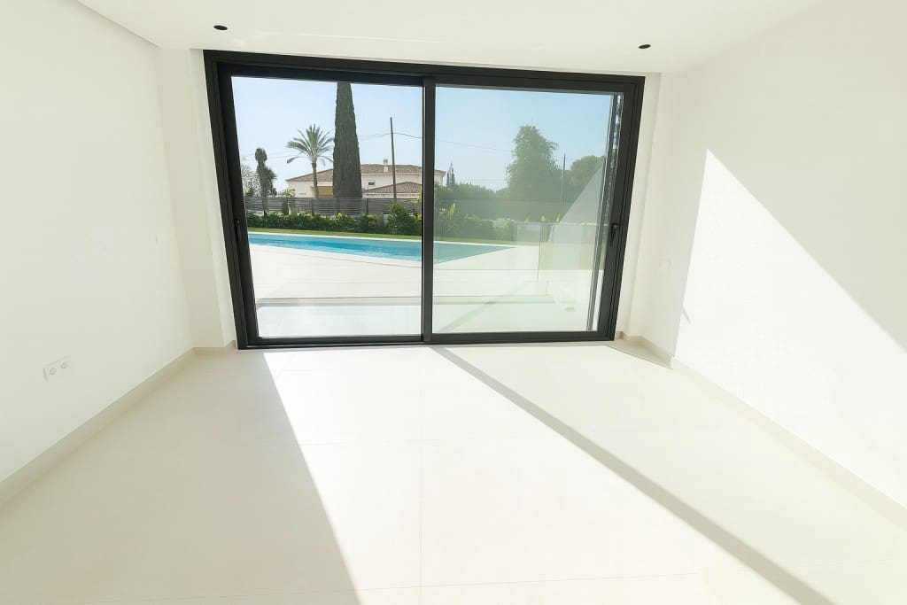 5 bedroom Villa for sale in Mijas Costa with pool garage - € 2,548,000 (Ref: 7935372)