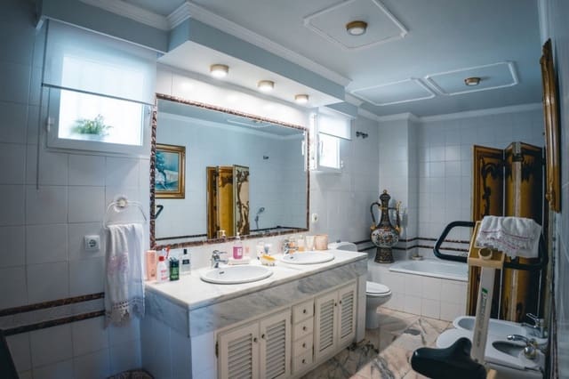 4 chambre Penthouse à vendre à Fuengirola avec piscine garage - 1 275 000 € (Ref: 7937301)