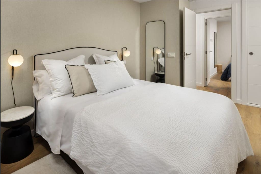 2 makuuhuone Huoneisto myytävänä paikassa Estepona mukana uima-altaan 
autotalli - 549 000 € (Ref: 7937328)