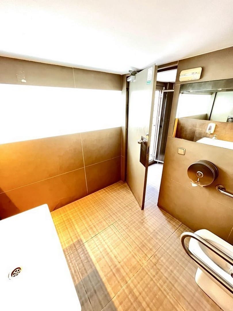 Commercial for sale in Fuengirola - € 1,596,000 (Ref: 7937345)