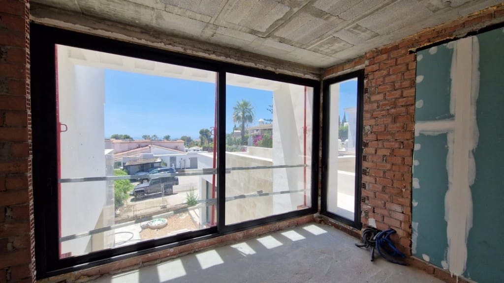 4 makuuhuone Huvila myytävänä paikassa Nueva Andalucia mukana uima-altaan - 1 595 000 € (Ref: 7937442)