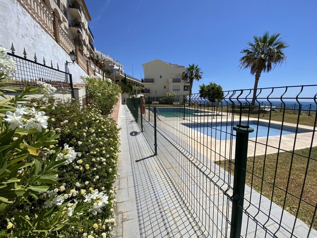 2 soverom Leilighet til salgs i Benalmadena med svømmebasseng garasje - € 450 000 (Ref: 8344606)
