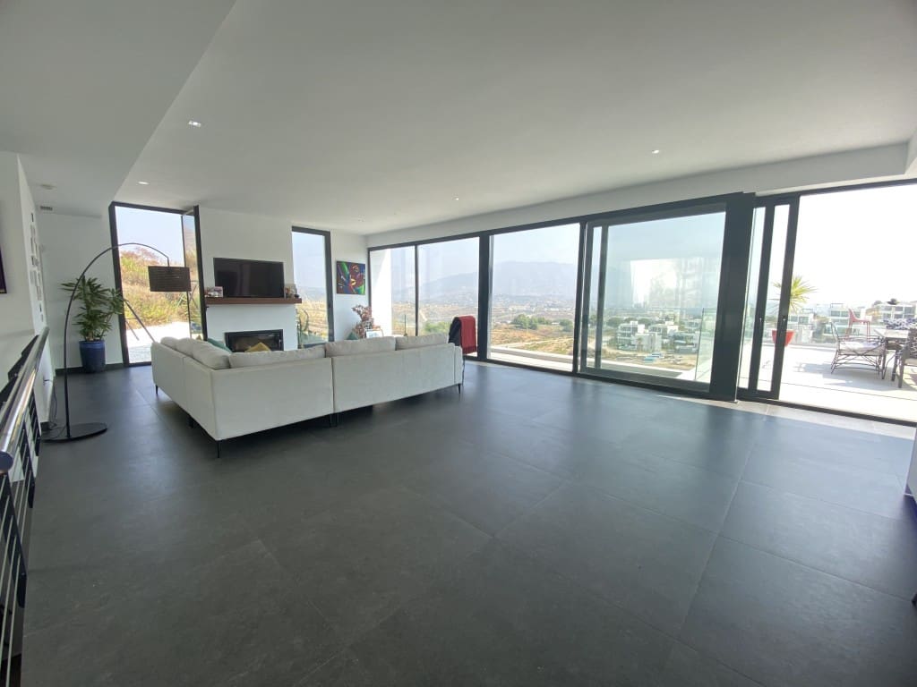 4 sypialnia Willa na sprzedaż w La Cala de Mijas z basenem garażem - 1 300 000 € (Ref: 8461602)