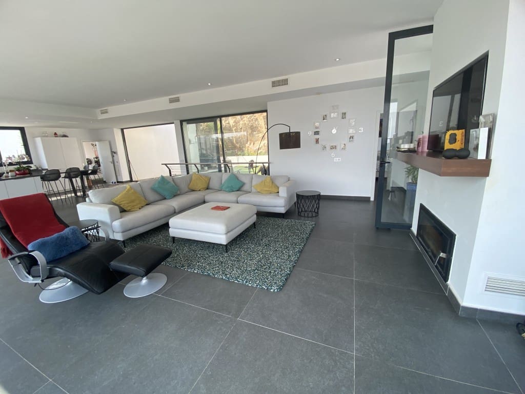 4 sypialnia Willa na sprzedaż w La Cala de Mijas z basenem garażem - 1 300 000 € (Ref: 8461602)