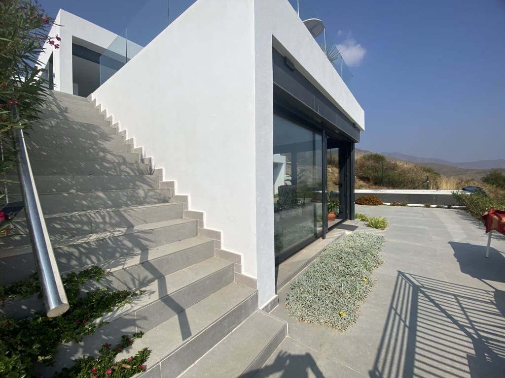 4 sypialnia Willa na sprzedaż w La Cala de Mijas z basenem garażem - 1 300 000 € (Ref: 8461602)