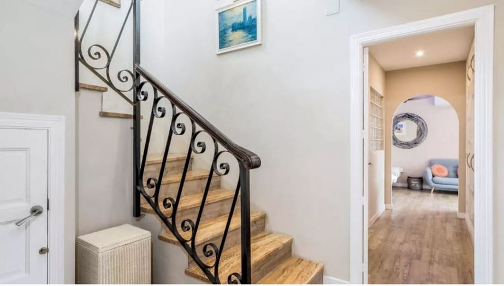 3 bedroom Villa for sale in Estepona with pool - € 1,295,000 (Ref: 8480708)