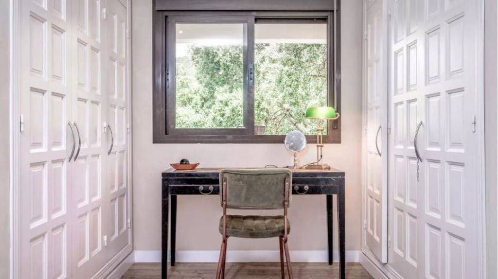 3 bedroom Villa for sale in Estepona with pool - € 1,295,000 (Ref: 8480708)