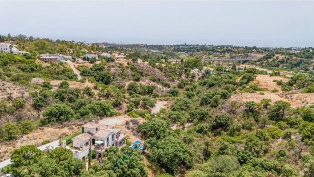 3 bedroom Villa for sale in Estepona with pool - € 1,295,000 (Ref: 8480708)