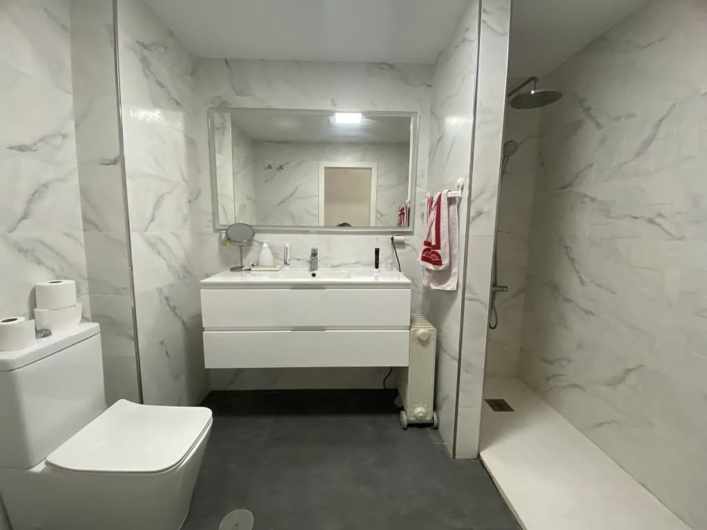 3 bedroom Apartment for sale in Fuengirola with pool - € 970,000 (Ref: 8588250)