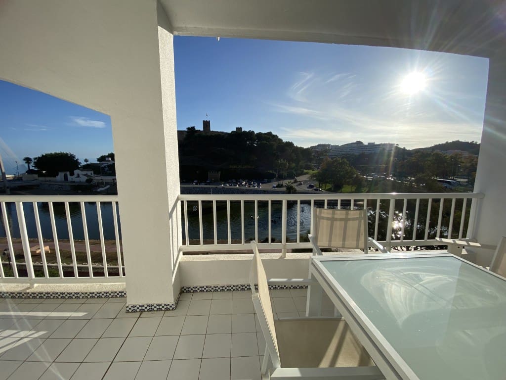 3 bedroom Apartment for sale in Fuengirola with pool - € 970,000 (Ref: 8588250)