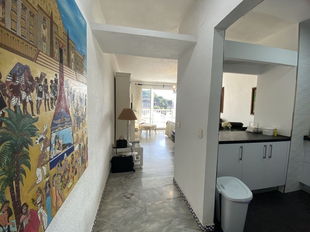 3 bedroom Apartment for sale in Fuengirola with pool - € 970,000 (Ref: 8588250)