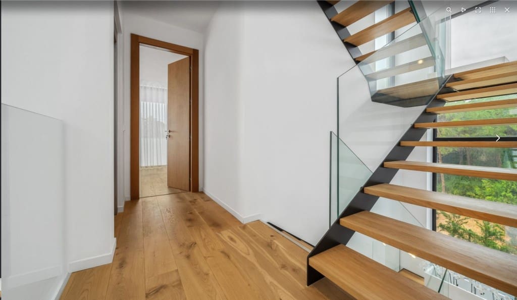 6 slaapkamer Villa te koop in Marbesa met zwembad garage - € 3.695.000 (Ref: 8775891)