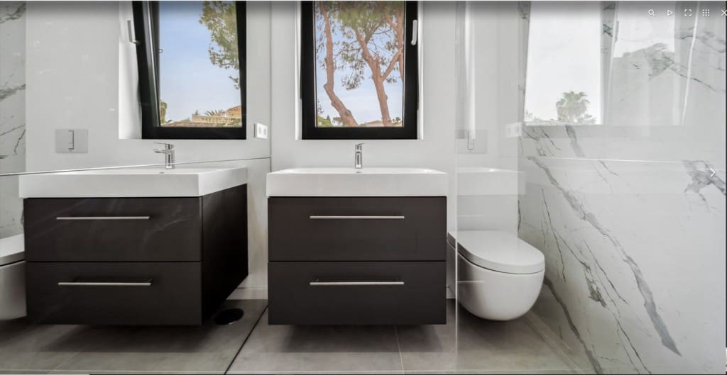 6 slaapkamer Villa te koop in Marbesa met zwembad garage - € 3.695.000 (Ref: 8775891)