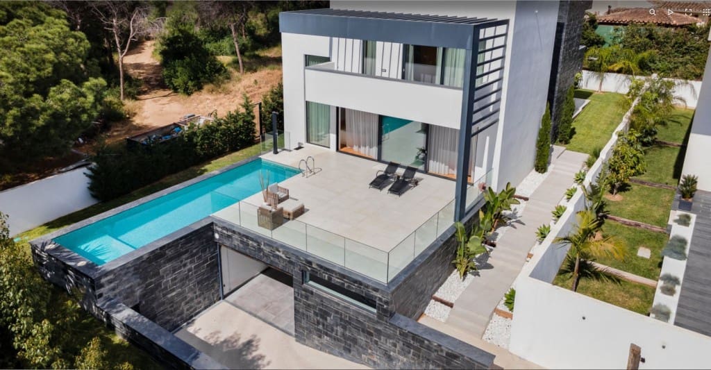 6 slaapkamer Villa te koop in Marbesa met zwembad garage - € 3.695.000 (Ref: 8775891)