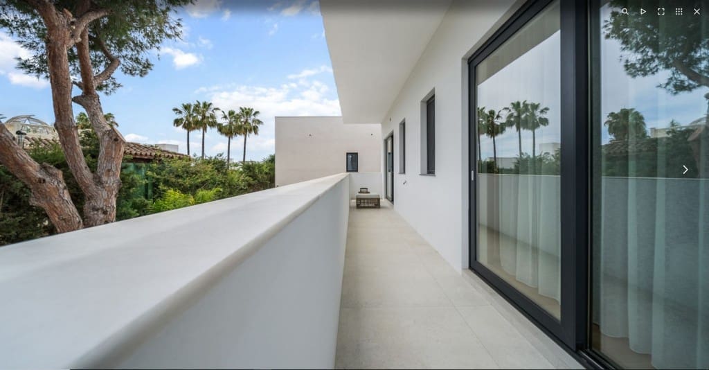 6 slaapkamer Villa te koop in Marbesa met zwembad garage - € 3.695.000 (Ref: 8775891)