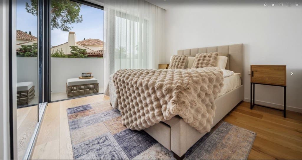 6 slaapkamer Villa te koop in Marbesa met zwembad garage - € 3.695.000 (Ref: 8775891)