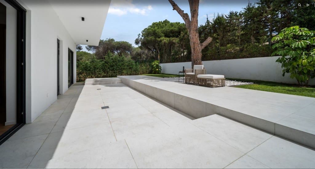 6 slaapkamer Villa te koop in Marbesa met zwembad garage - € 3.695.000 (Ref: 8775891)