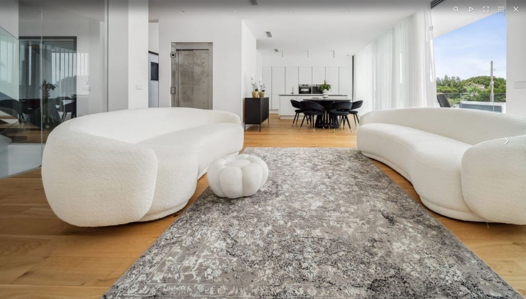 6 slaapkamer Villa te koop in Marbesa met zwembad garage - € 3.695.000 (Ref: 8775891)