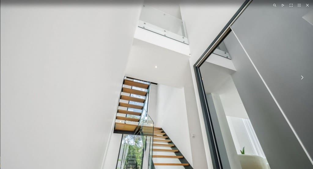 6 slaapkamer Villa te koop in Marbesa met zwembad garage - € 3.695.000 (Ref: 8775891)