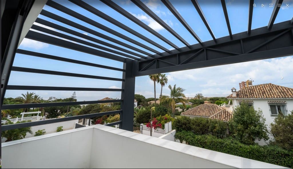 6 slaapkamer Villa te koop in Marbesa met zwembad garage - € 3.695.000 (Ref: 8775891)