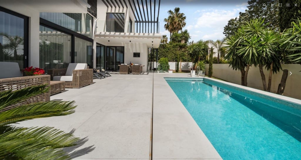 4 bedroom Villa for sale in Marbesa with pool garage - € 3,890,000 (Ref: 8791942)