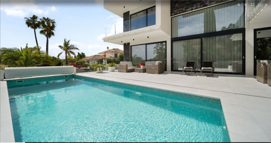 4 bedroom Villa for sale in Marbesa with pool garage - € 3,890,000 (Ref: 8791942)