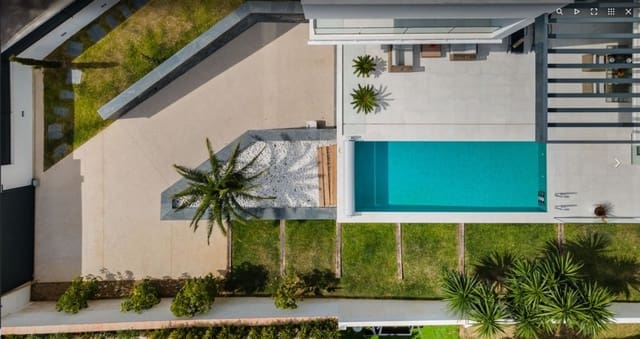 4 bedroom Villa for sale in Marbesa, Marbella with pool garage - € 3,890,000 (Ref: 8791942)