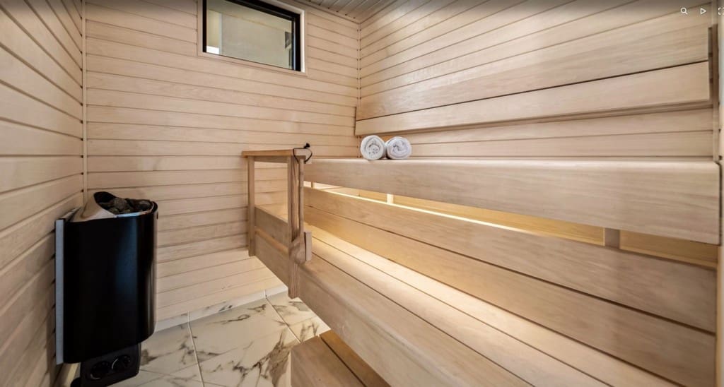 4 bedroom Villa for sale in Marbesa with pool garage - € 3,890,000 (Ref: 8791942)