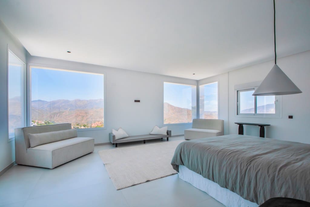 4 bedroom Villa for sale in La Mairena with pool garage - € 2,195,000 (Ref: 8866922)