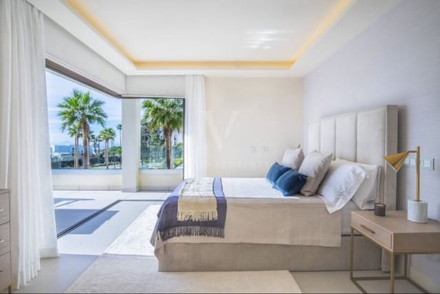4 bedroom Villa for sale in New Golden Mile, Estepona with pool - € 4,500,000 (Ref: 8884020)