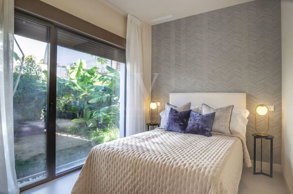 4 bedroom Villa for sale in New Golden Mile with pool - € 4,500,000 (Ref: 8884020)