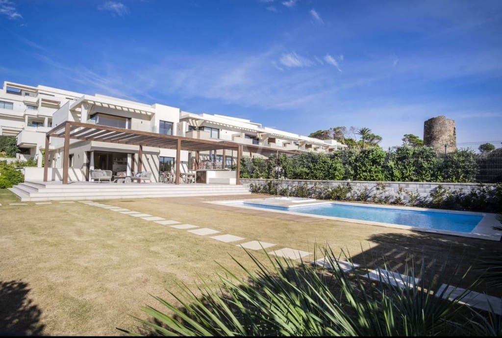 4 bedroom Villa for sale in New Golden Mile with pool - € 4,500,000 (Ref: 8884020)