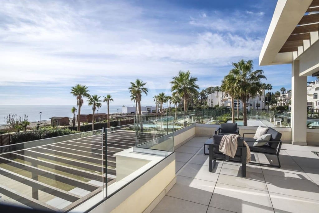 4 bedroom Villa for sale in New Golden Mile with pool - € 4,500,000 (Ref: 8884020)